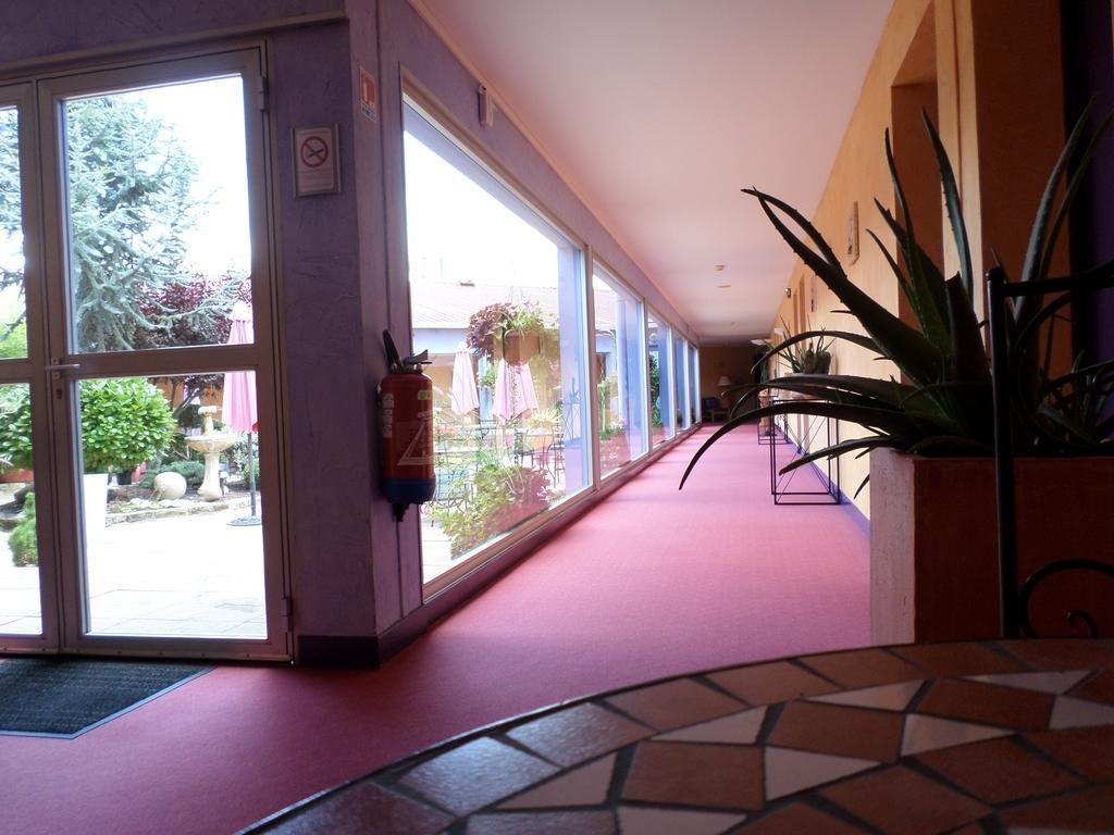 Hotel Logis Atrium Epinal Golbey Chavelot Exterior photo